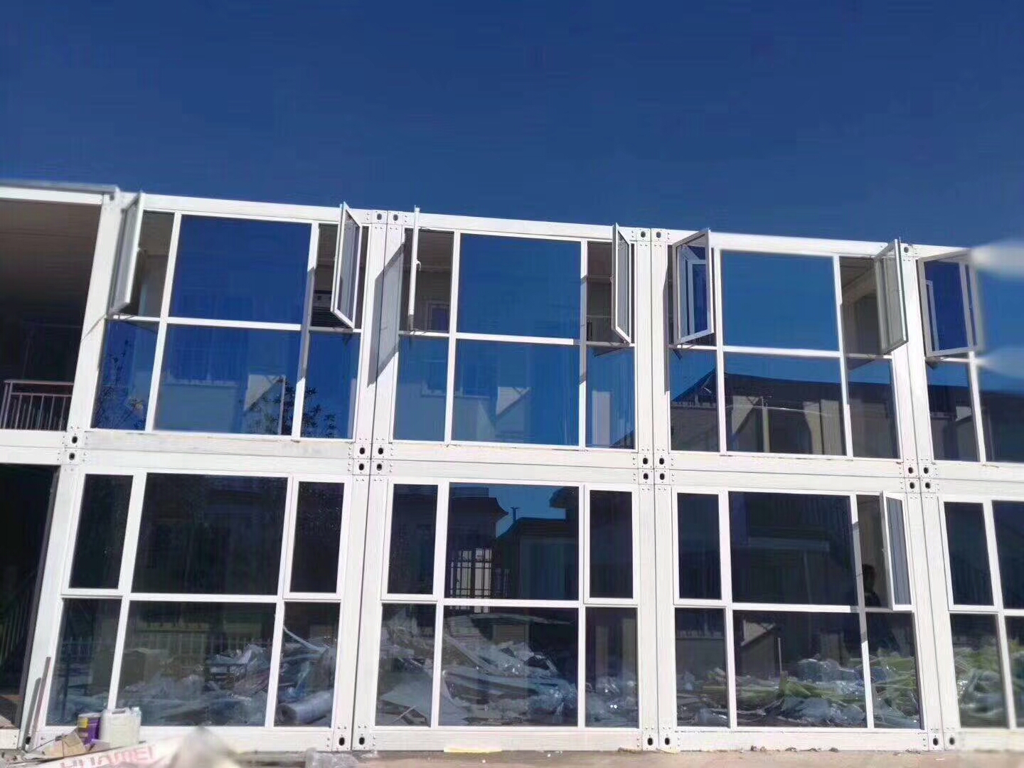 DETACHABLE CONTAINER HOUSE