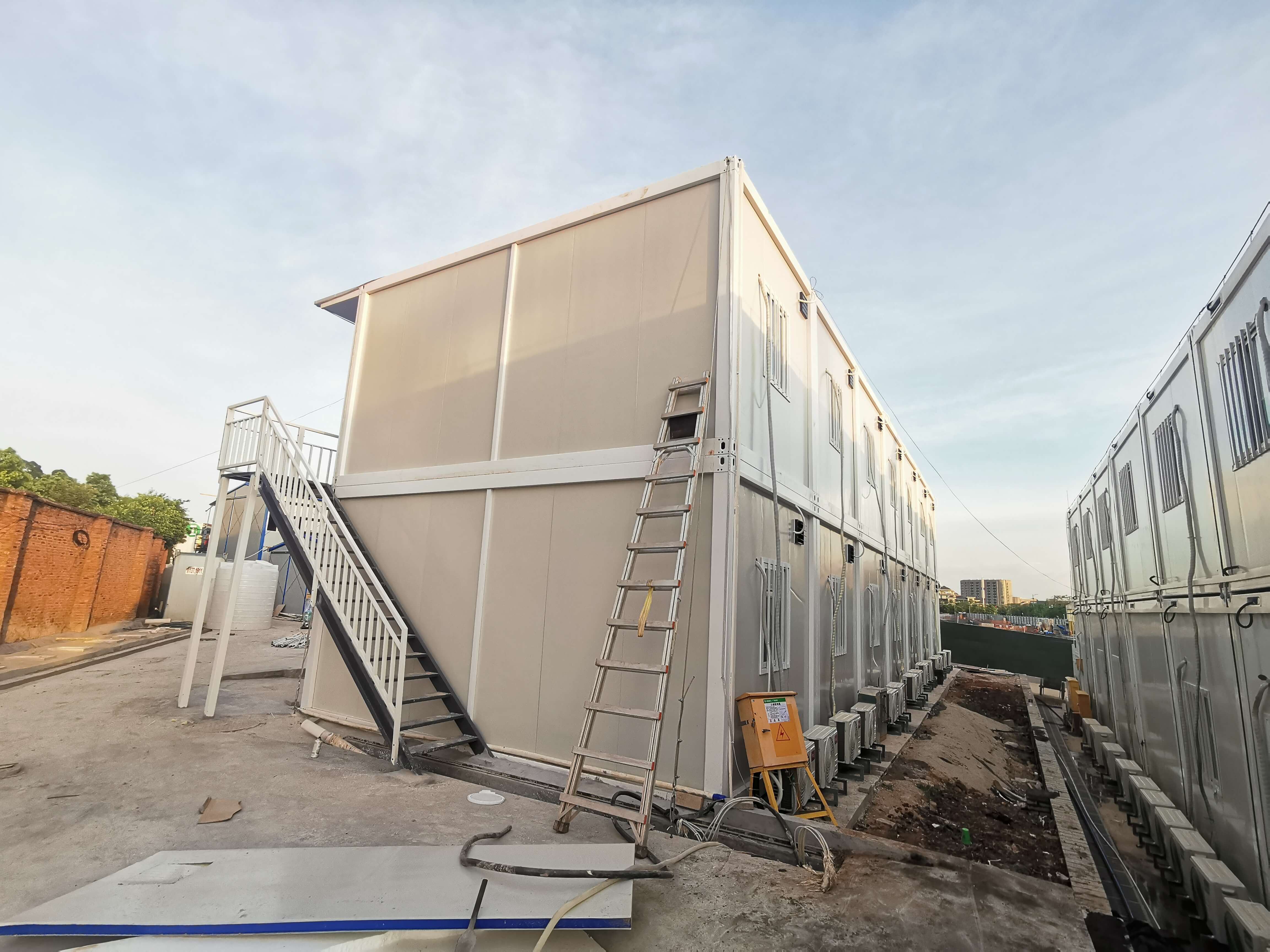 Best 20ft Prefab Detachable Flat Pack Shipping Container House Steel Home Office Bedroom Apartment Mall Project Department Use